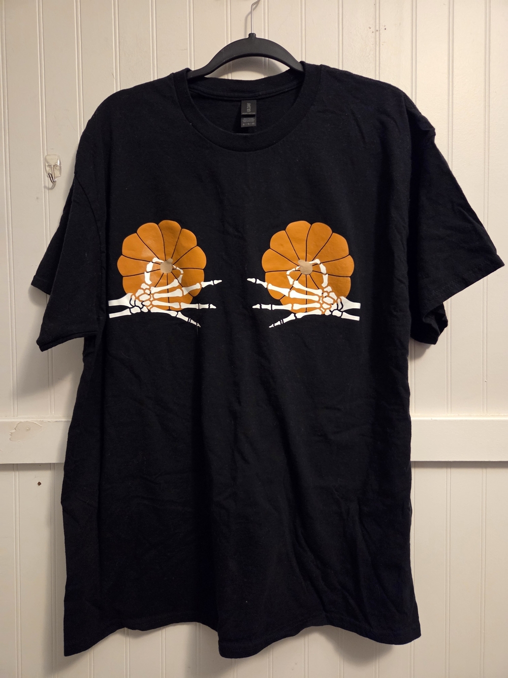 Gildan Halloween Black Short-Sleeve Tee with Orange Pumpkin Graphics Size XL